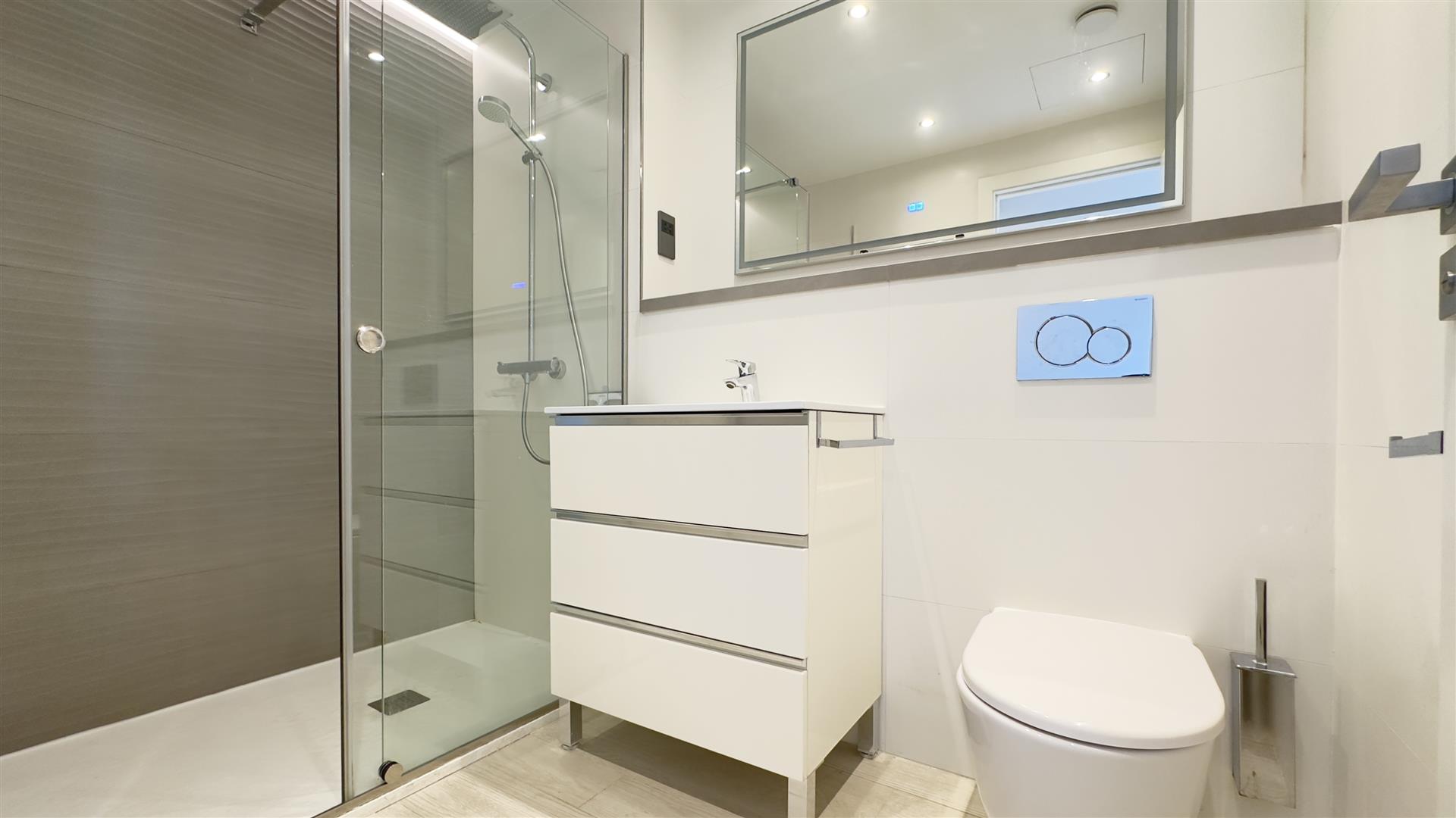 Image of Apartment for Sale in Marina Club-Gibraltar, Image 4